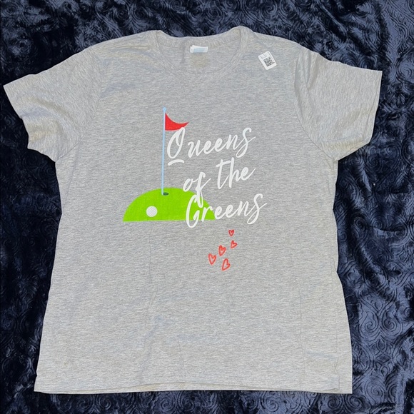 Port and Company Tops - Queens The Greens Women Golf Lover Tee w/ Green and Hearts Design (Ladies XL)
